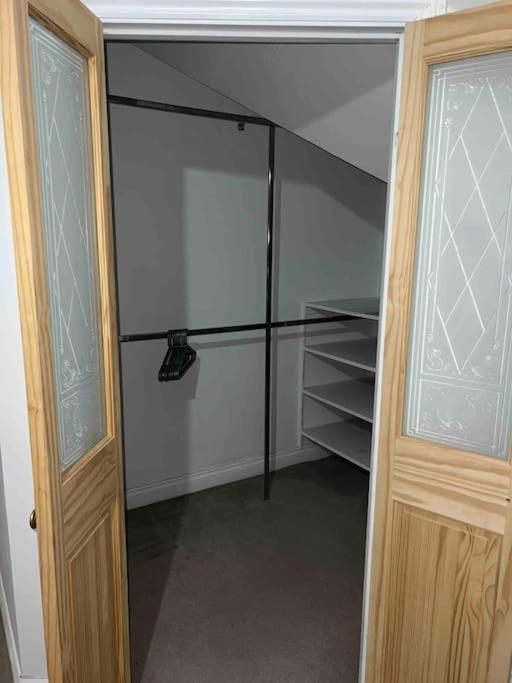 סוליהול Spacious 15 Guest Home With 9 Beds In Shirley מראה חיצוני תמונה