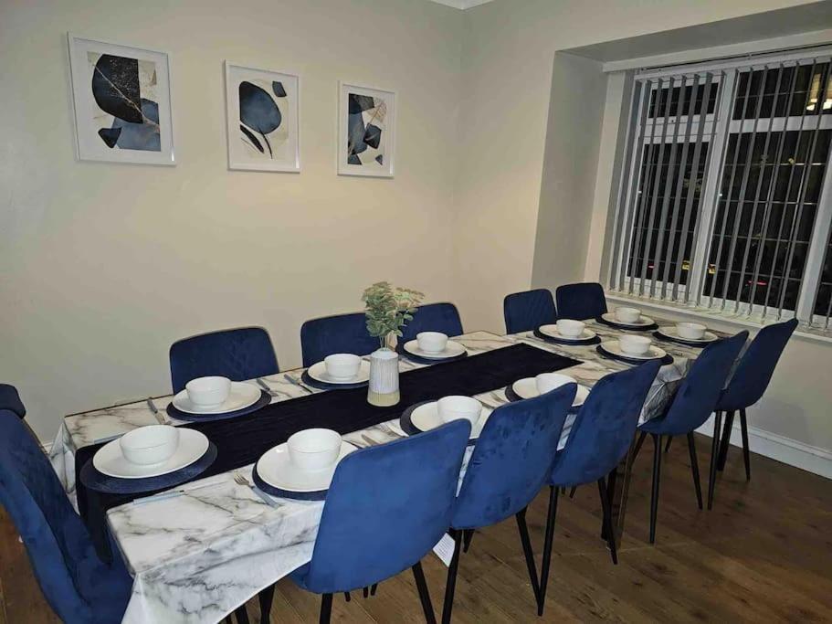 סוליהול Spacious 15 Guest Home With 9 Beds In Shirley מראה חיצוני תמונה
