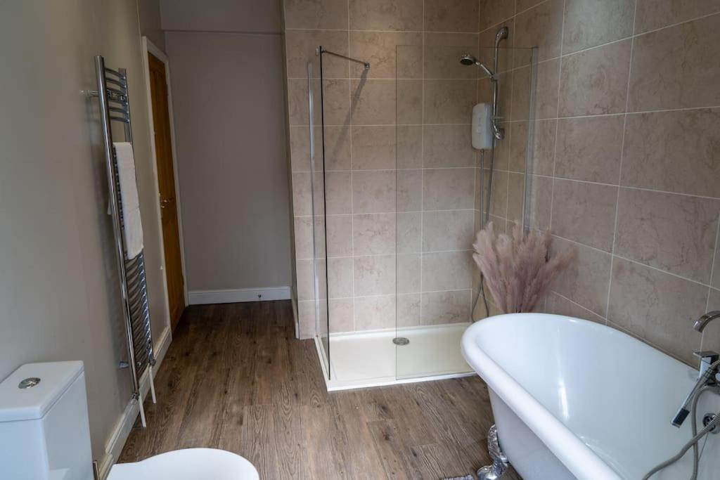 סוליהול Spacious 15 Guest Home With 9 Beds In Shirley מראה חיצוני תמונה